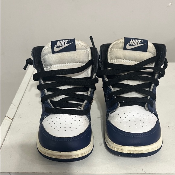Jordan 1s Toddler 8c. - Picture 1 of 4